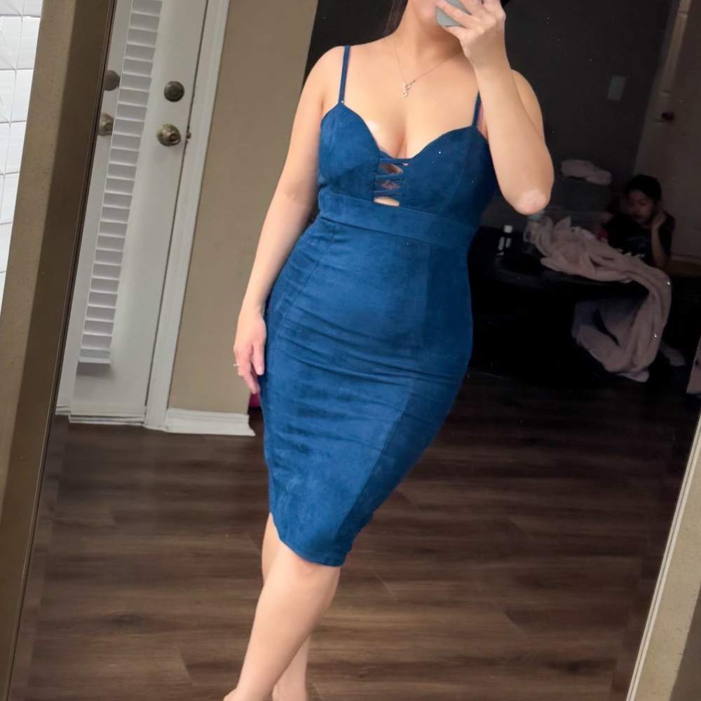 ❤️‍🔥Fashion Nova Blue Ruched Pencil Dress